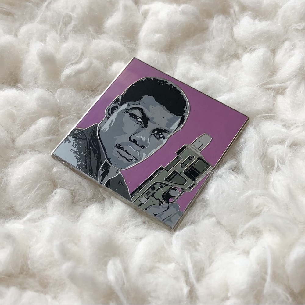 3/$10! Disney Pin The Last Jedi Finn mystery pin